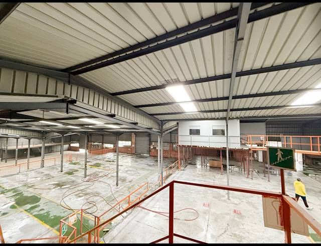 1,250M² WAREHOUSE TO LET IN WADEVILLE